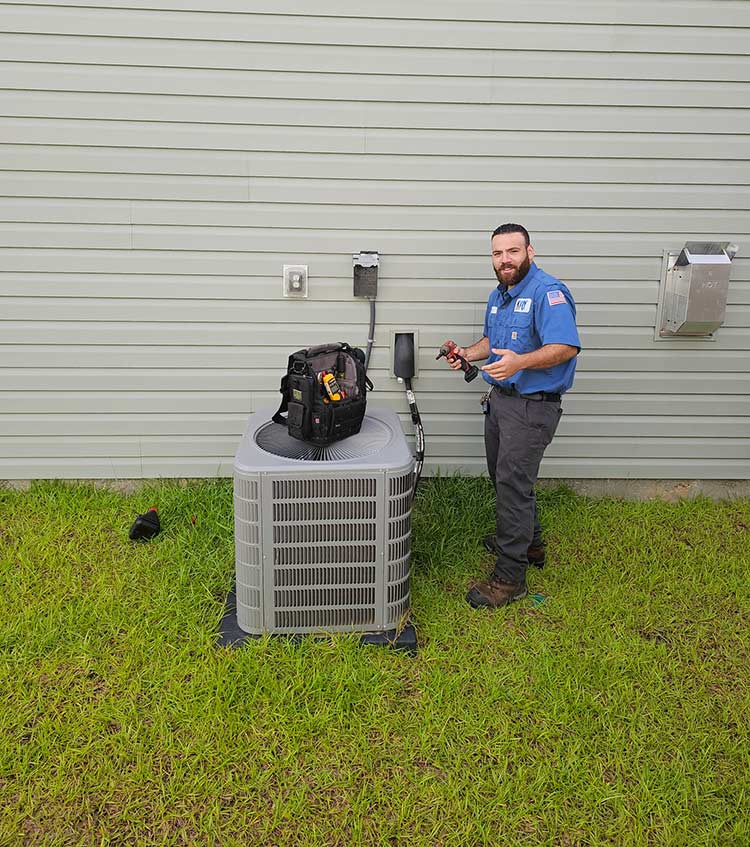 AC-reapair-technician