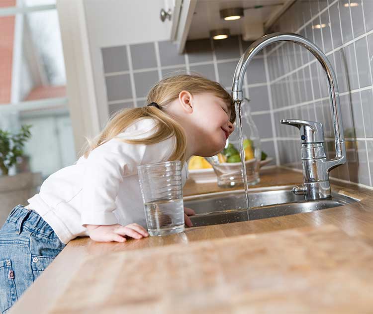 Drinking-water-tasting