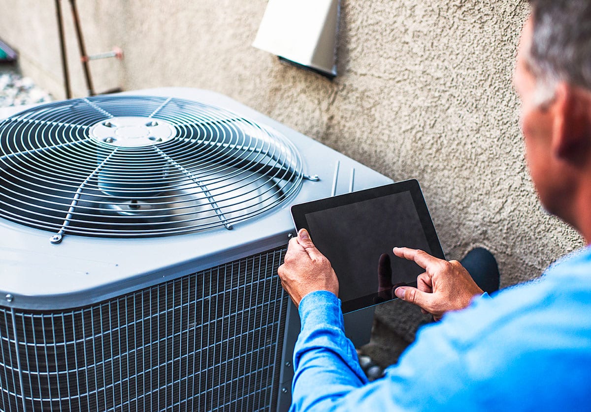 ac-installation-tech-ipad