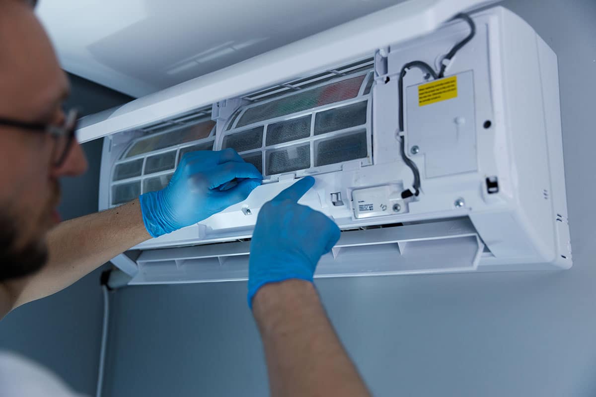 ductless-mini-split-maintenance-technician